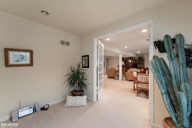 8160 Huntington Ridge Court, Washington Twp, MI 48094
