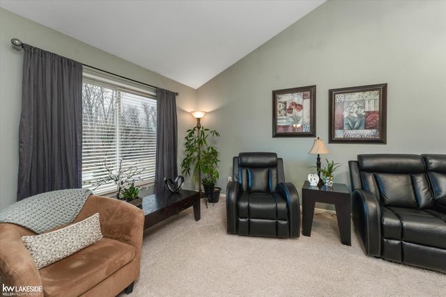 8160 Huntington Ridge Court, Washington Twp, MI 48094