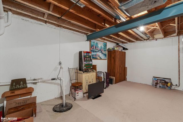 8160 Huntington Ridge Court, Washington Twp, MI 48094
