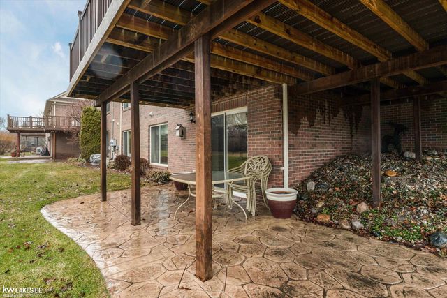 8160 Huntington Ridge Court, Washington Twp, MI 48094