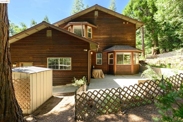 24051 Pine Lake Dr, Twain Harte, CA 95383