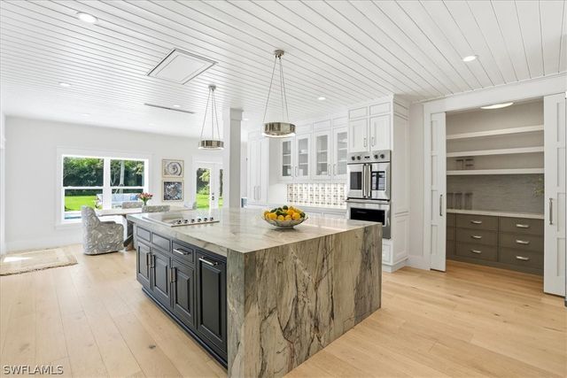 88 Eugenia DR, Naples, FL 34108