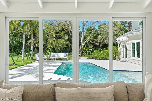 88 Eugenia DR, Naples, FL 34108