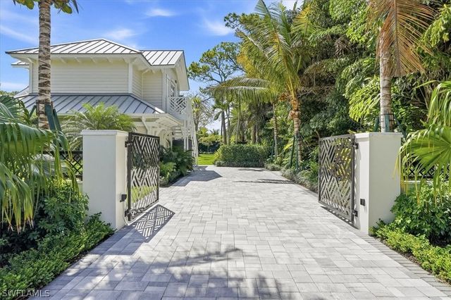 88 Eugenia DR, Naples, FL 34108