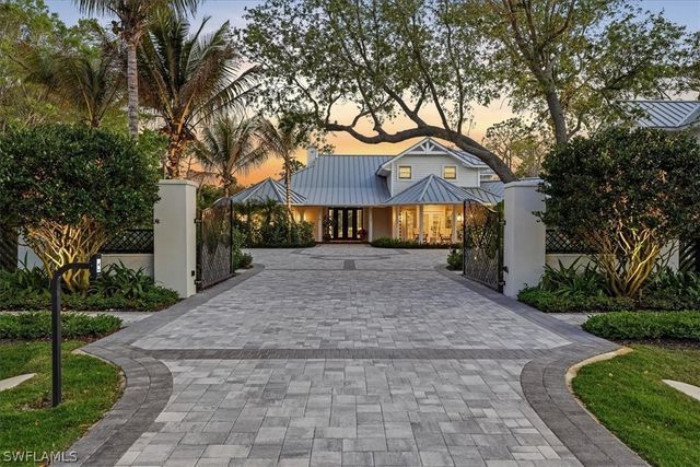 88 Eugenia DR, Naples, FL 34108