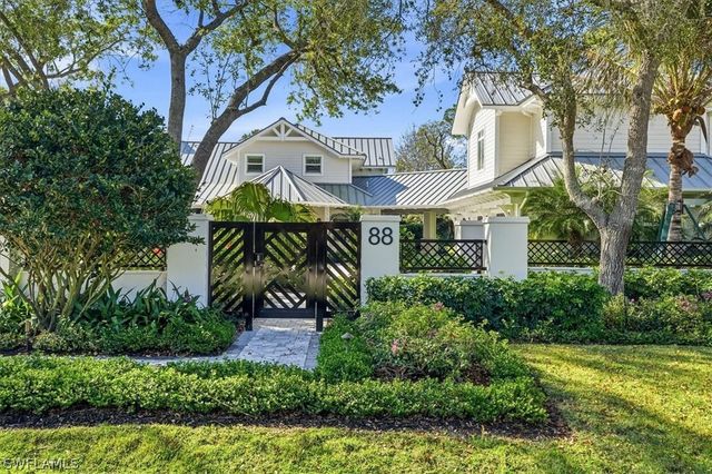 88 Eugenia DR, Naples, FL 34108