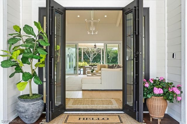 88 Eugenia DR, Naples, FL 34108