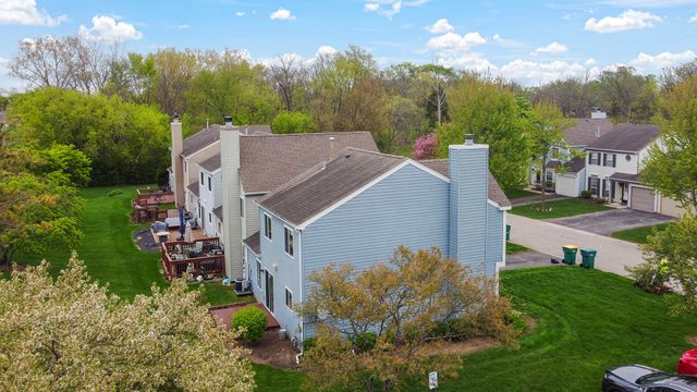 5218 Willow Court, Gurnee, IL 60031