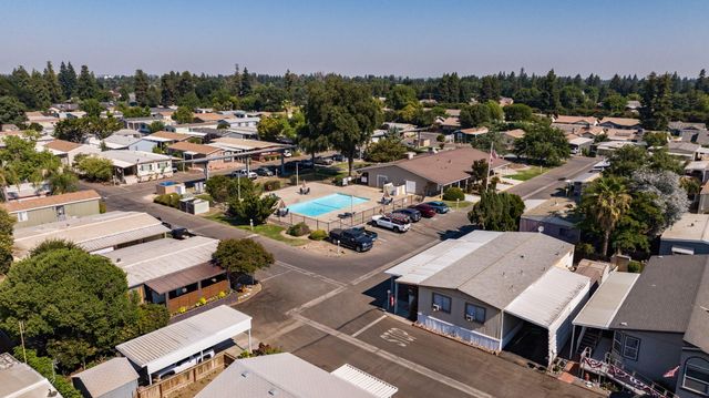 415 N Akers Street 50, Visalia, CA 93291