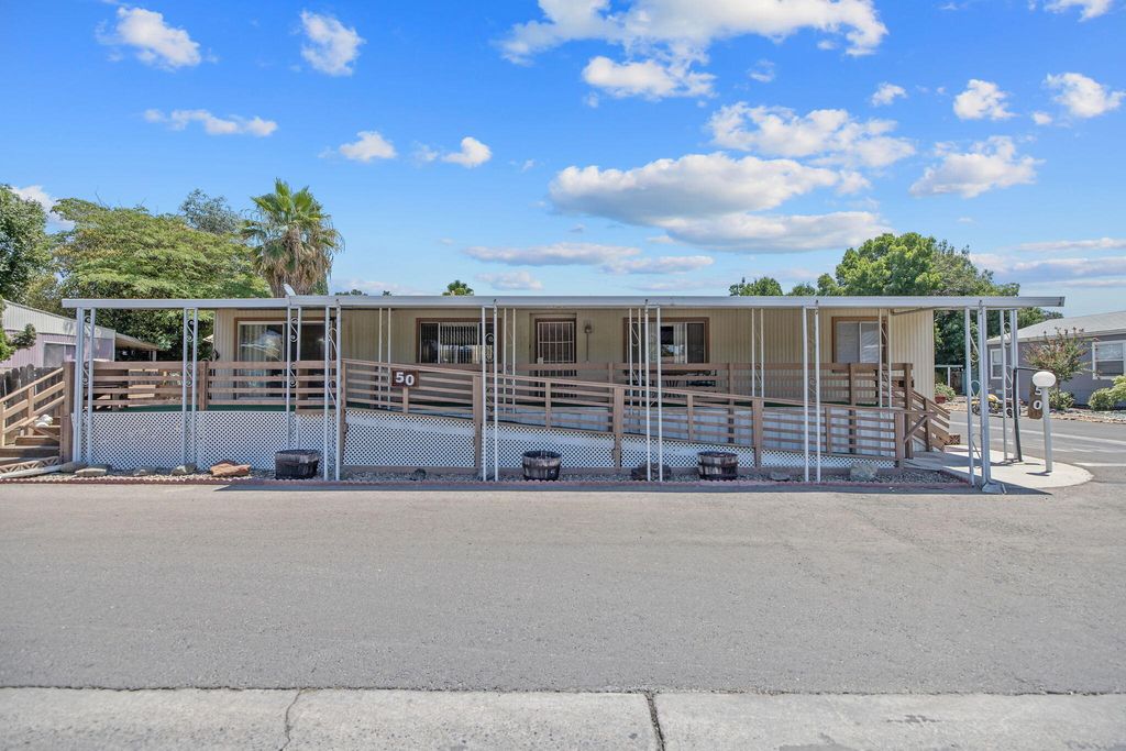 415 N Akers Street 50, Visalia, CA 93291