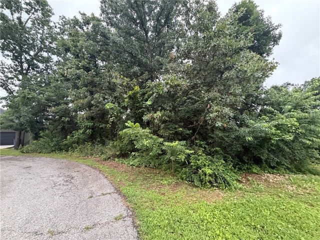 8 Aberfeld Lane, Bella Vista, AR 72715
