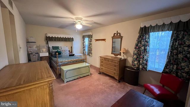 10 CEDAR HILL DR, Sicklerville, NJ 08081