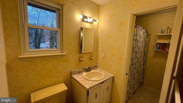 10 CEDAR HILL DR, Sicklerville, NJ 08081