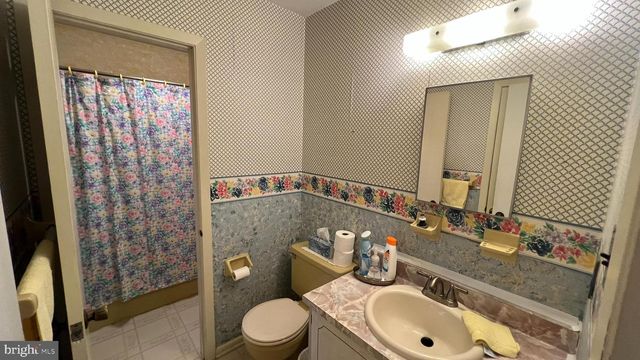 10 CEDAR HILL DR, Sicklerville, NJ 08081