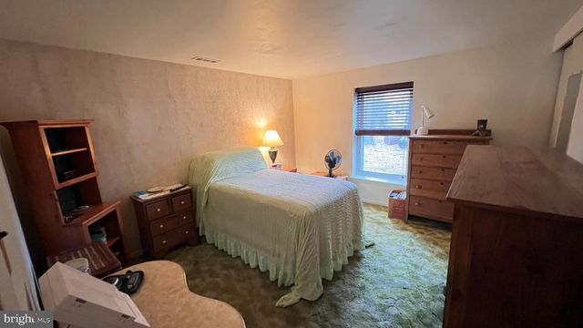 10 CEDAR HILL DR, Sicklerville, NJ 08081