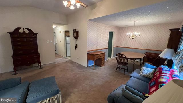 10 CEDAR HILL DR, Sicklerville, NJ 08081