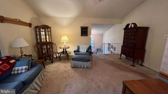 10 CEDAR HILL DR, Sicklerville, NJ 08081