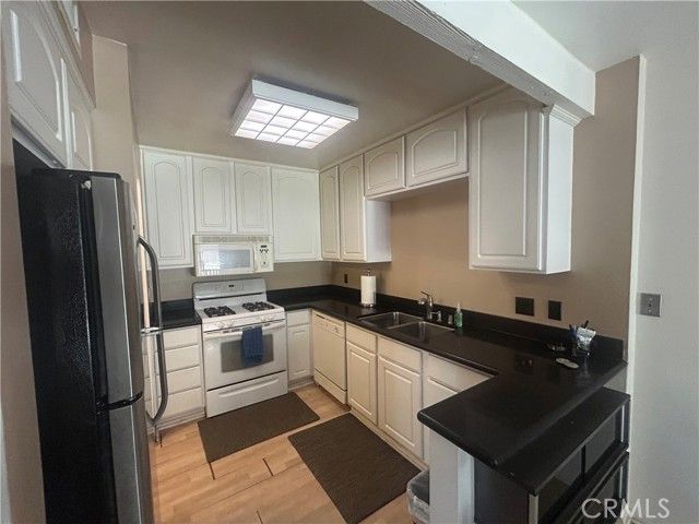 5640 E Plaza De Amantes, Anaheim, CA 92807