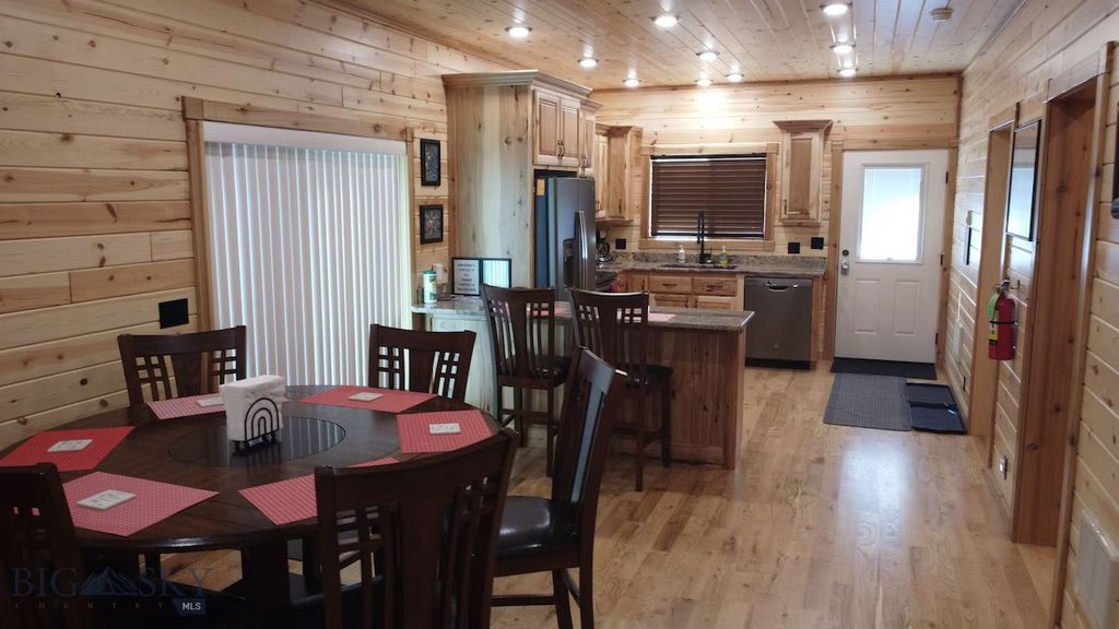 19 N Iris, West Yellowstone, MT 59758 photo 9