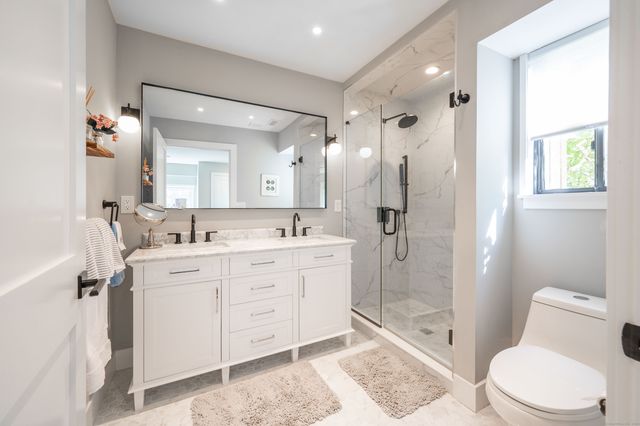 977 Heritage Village B, Southbury, CT 06488