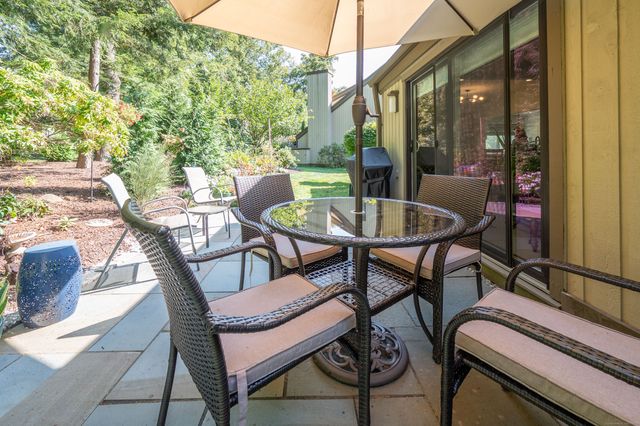 977 Heritage Village B, Southbury, CT 06488