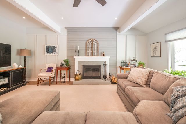 977 Heritage Village B, Southbury, CT 06488