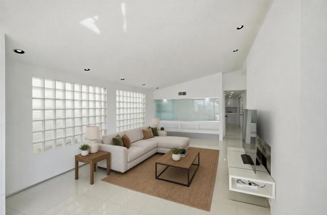 5628 Linda Rosa, La Jolla, CA 92037