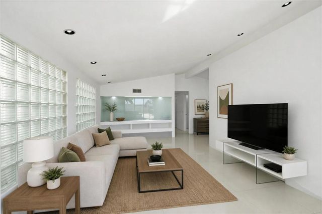 5628 Linda Rosa, La Jolla, CA 92037