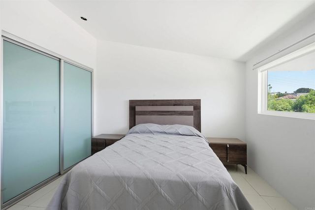 5628 Linda Rosa, La Jolla, CA 92037