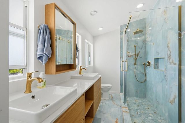 5628 Linda Rosa, La Jolla, CA 92037