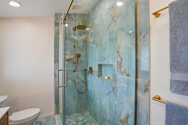 5628 Linda Rosa, La Jolla, CA 92037
