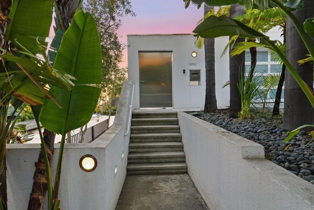 5628 Linda Rosa, La Jolla, CA 92037