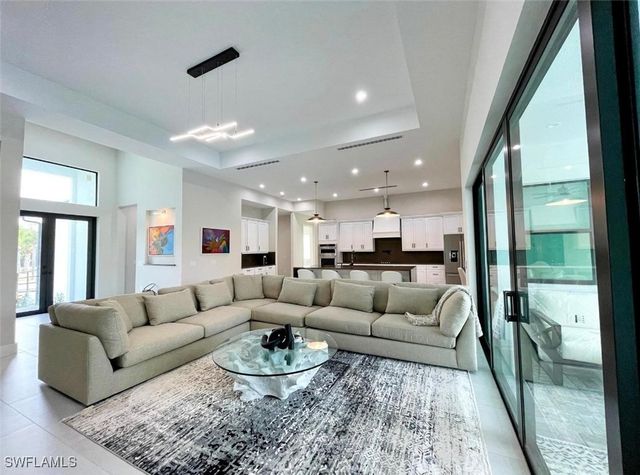 687 23rd ST SW, Naples, FL 34117