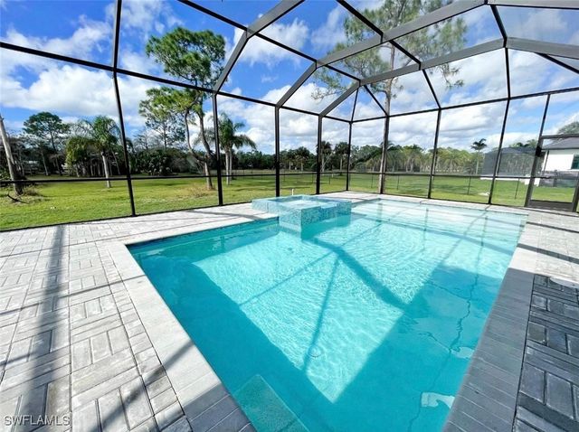 687 23rd ST SW, Naples, FL 34117