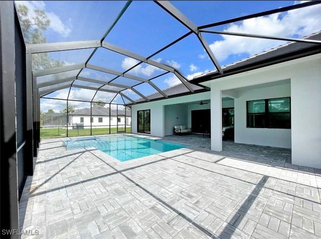 687 23rd ST SW, Naples, FL 34117