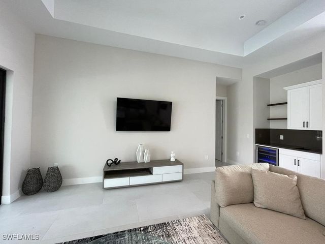 687 23rd ST SW, Naples, FL 34117