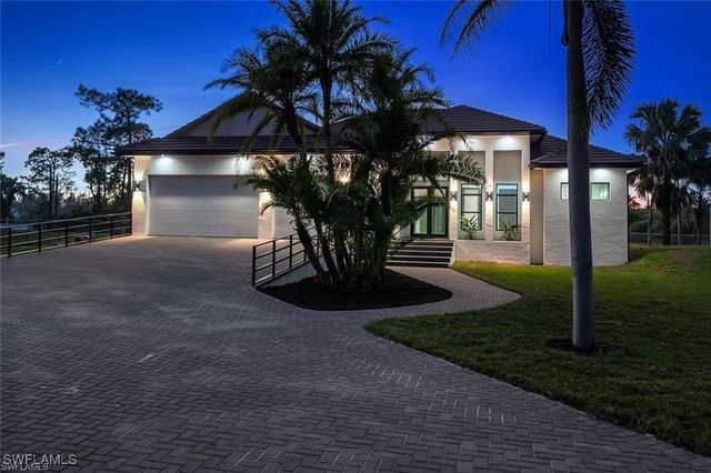 687 23rd ST SW, Naples, FL 34117