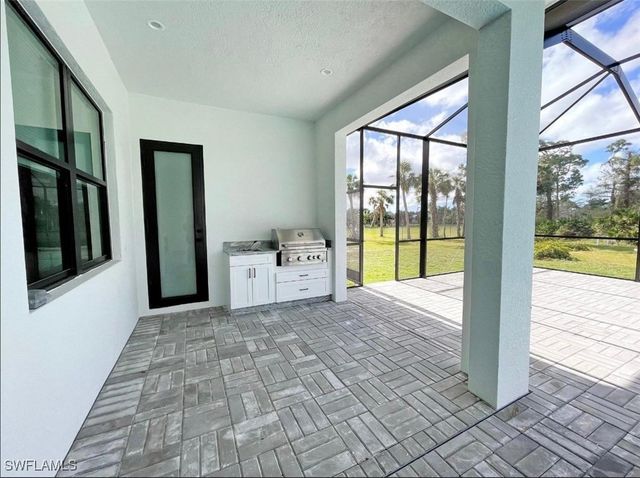 687 23rd ST SW, Naples, FL 34117