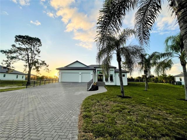 687 23rd ST SW, Naples, FL 34117