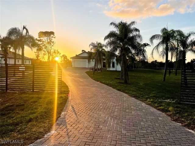 687 23rd ST SW, Naples, FL 34117