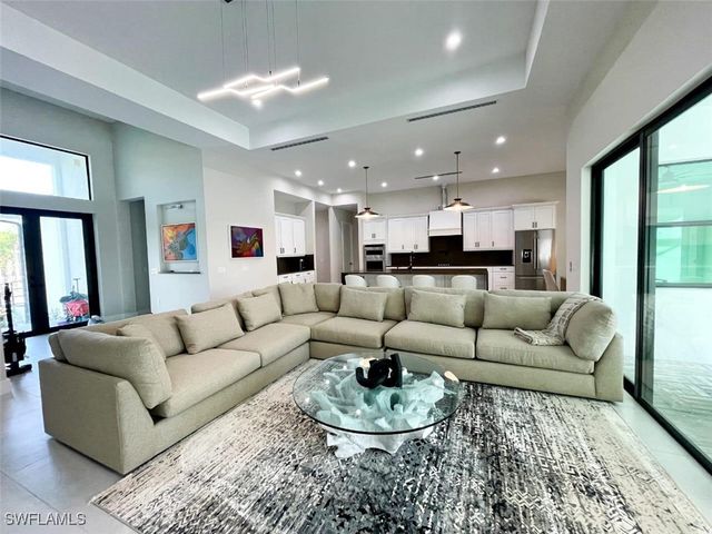 687 23rd ST SW, Naples, FL 34117