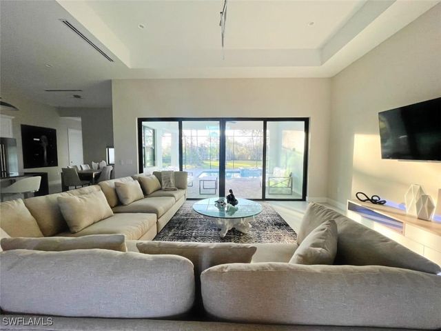 687 23rd ST SW, Naples, FL 34117