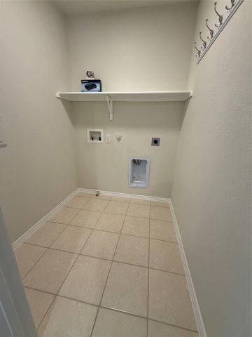 909 Cormorant Street, Princeton, TX 75407