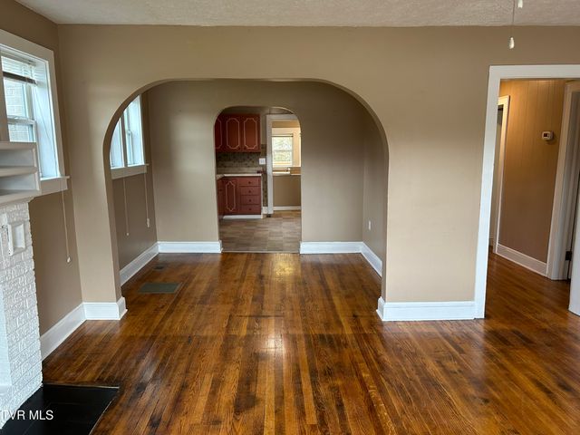 202 Northeast Railroad Avenue, Wise, VA 24293