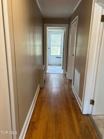 202 Northeast Railroad Avenue, Wise, VA 24293