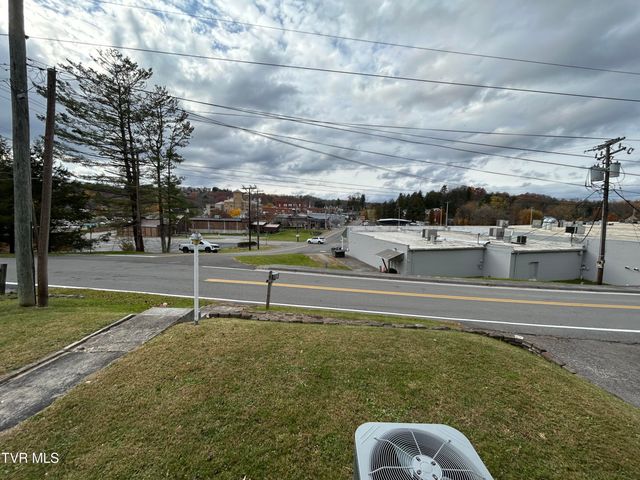 202 Northeast Railroad Avenue, Wise, VA 24293