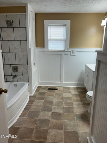 202 Northeast Railroad Avenue, Wise, VA 24293