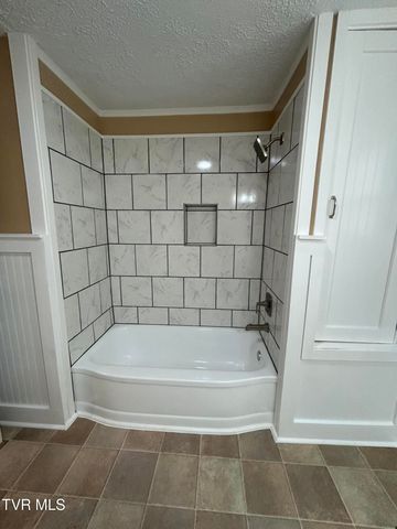 202 Northeast Railroad Avenue, Wise, VA 24293