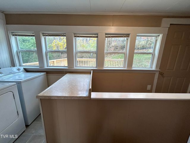 202 Northeast Railroad Avenue, Wise, VA 24293