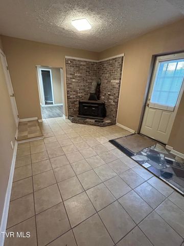 202 Northeast Railroad Avenue, Wise, VA 24293